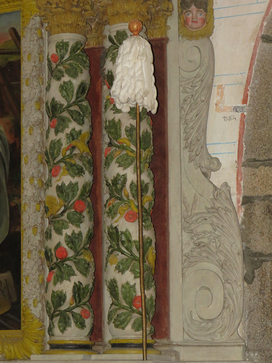 eglise brece -Quenouille de la Mariée.JPG